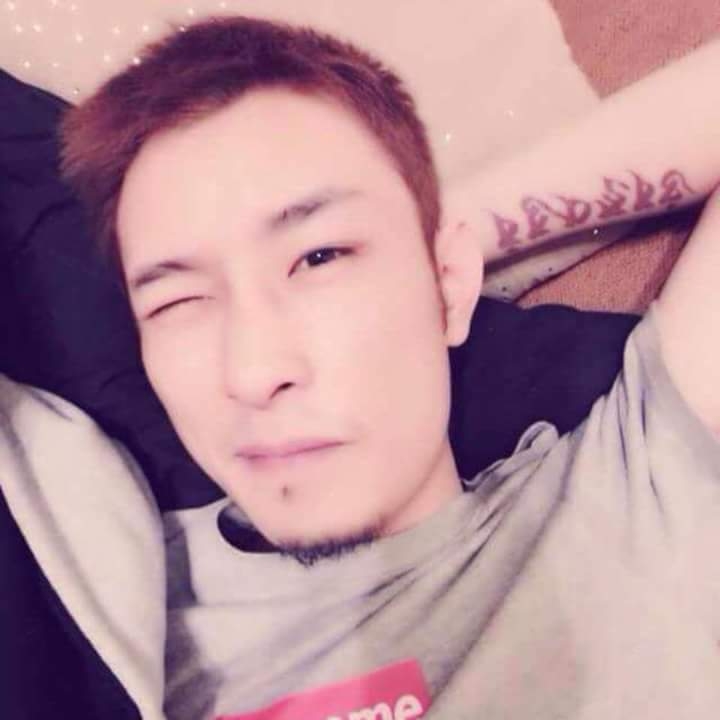 难得拥抱的第一张照片--常德相亲服务中心