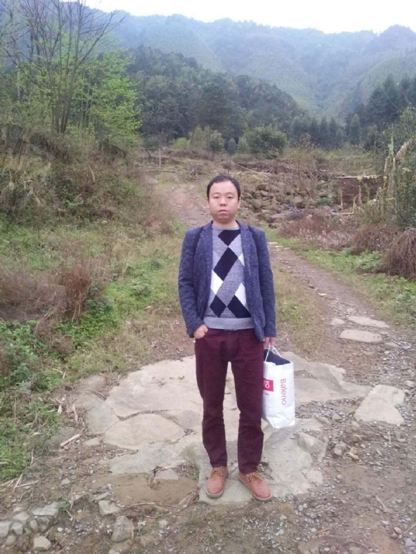 奋斗的第一张照片--常德相亲服务中心