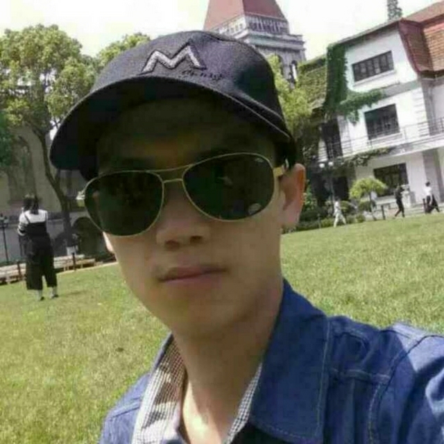 龙小华的第一张照片--常德相亲服务中心