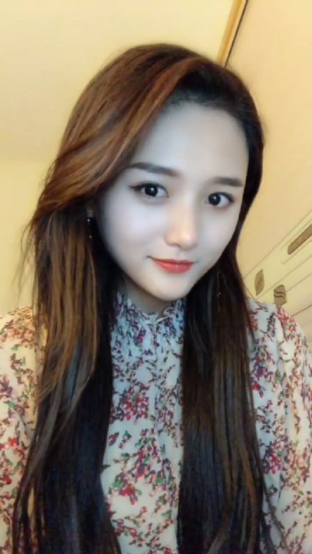 淡然一笑的第一张照片--常德相亲服务中心