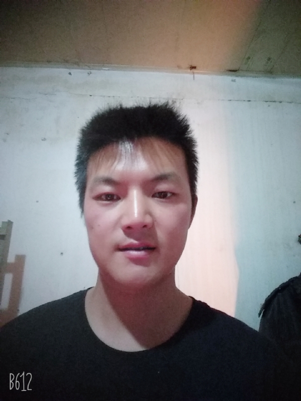 风轻云淡的第一张照片--常德相亲服务中心