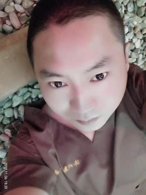 红枫叶的第一张照片--常德相亲服务中心