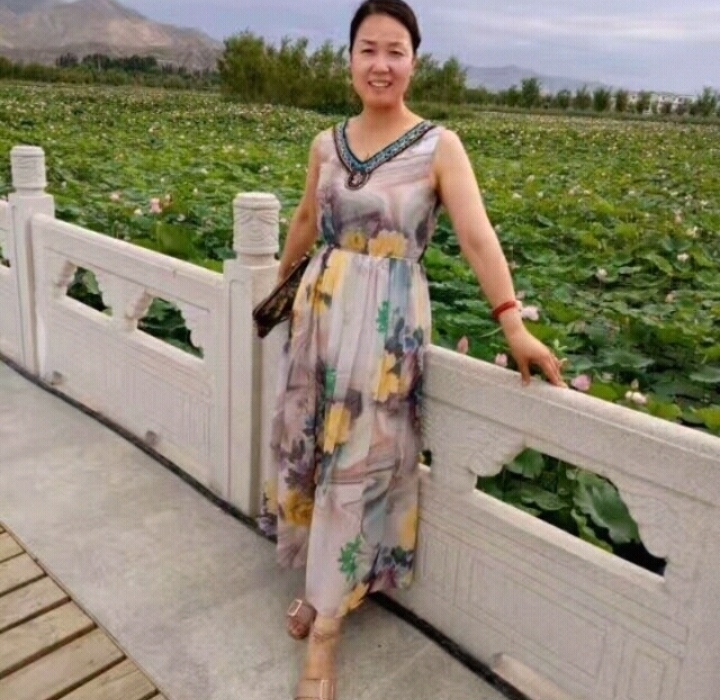 红叶的第一张照片--常德相亲服务中心