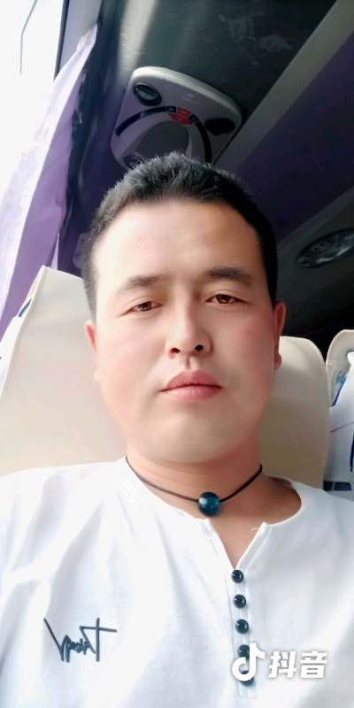 瞬间被爱上的第一张照片--常德相亲服务中心