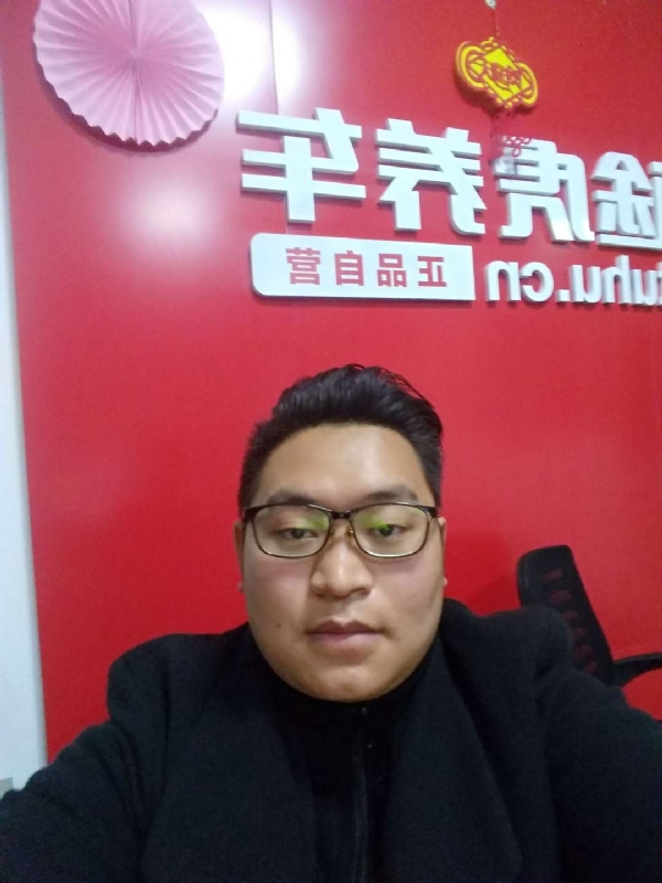 向上倾斜45度的第一张照片--常德相亲服务中心