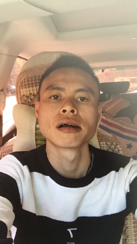 小何的第一张照片--常德相亲服务中心