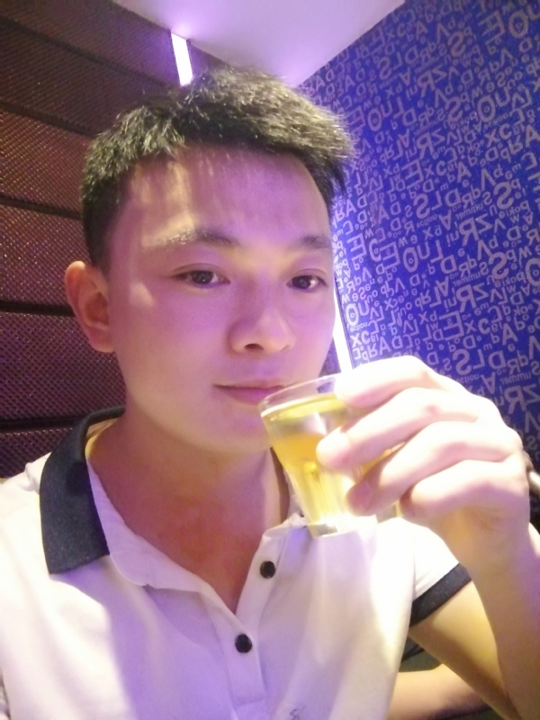 幸福的拥抱的第一张照片--常德相亲服务中心