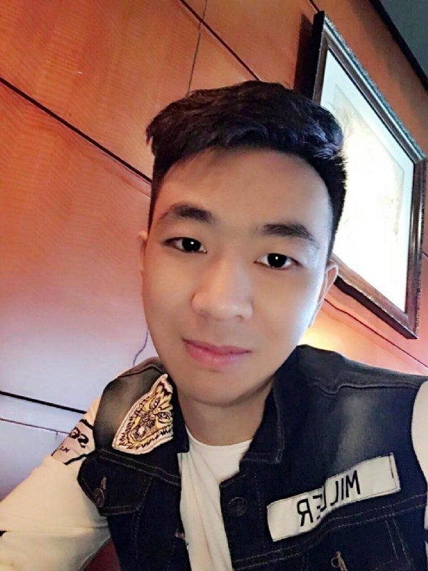 滞后的微笑的第三张照片--常德相亲服务中心