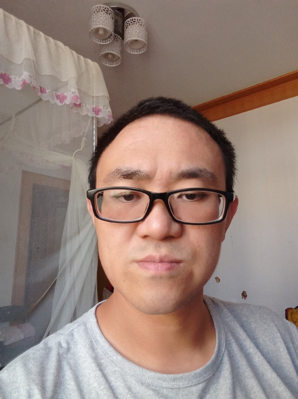 小涨常鸿的第一张照片--常德相亲服务中心