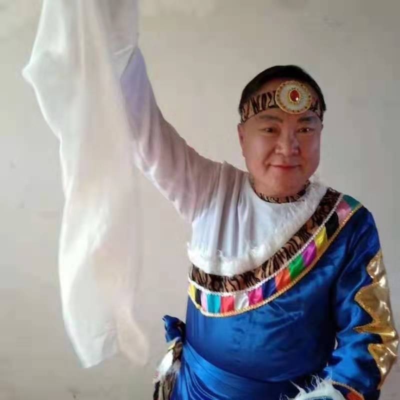 走在冷风中的第一张照片--常德相亲服务中心