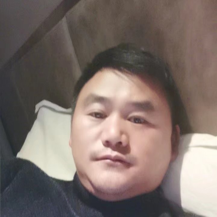 奔跑的第四张照片--常德相亲服务中心