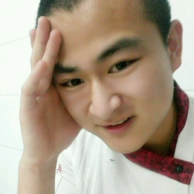 人潮拥挤的第一张照片--常德相亲服务中心