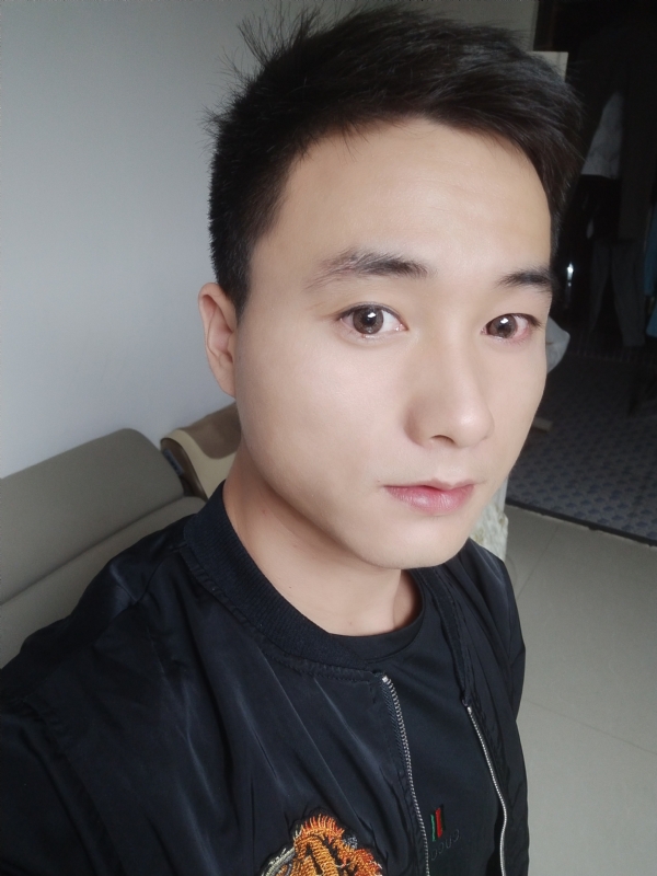 何凡的第三张照片--常德相亲服务中心