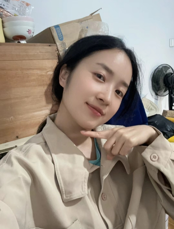 多喝热水的第二张照片--常德相亲服务中心
