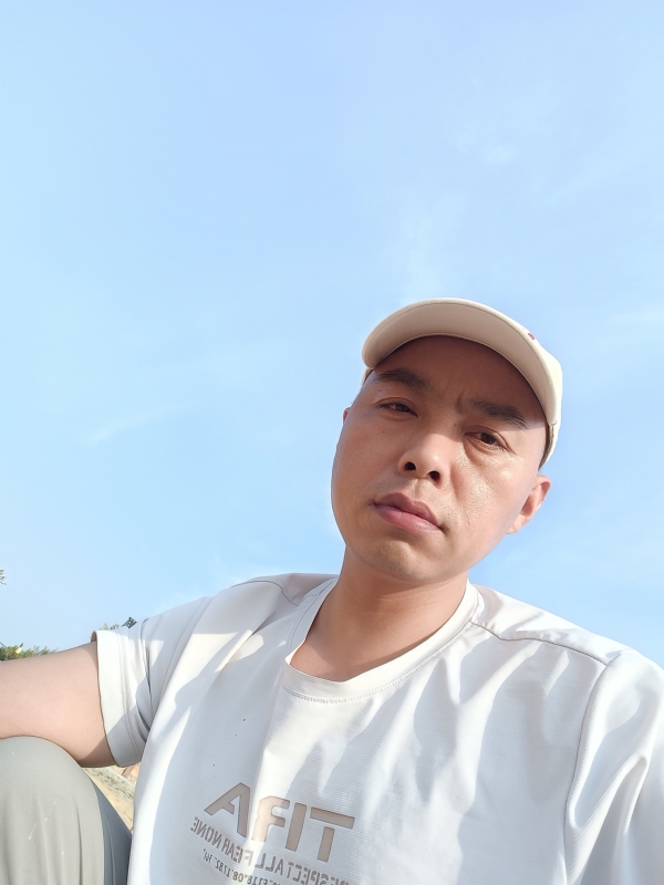 哥哥的第一张照片--常德相亲服务中心
