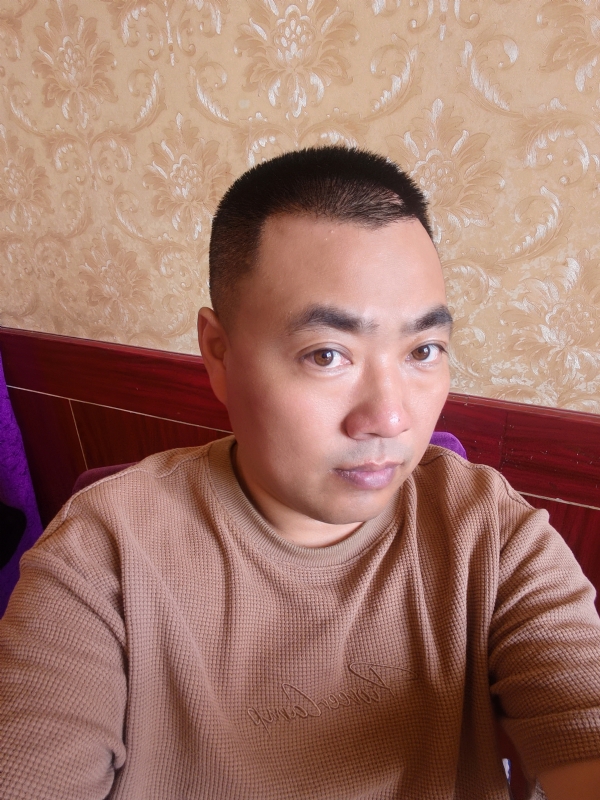 擦亮眼睛向前看的第一张照片--常德相亲服务中心