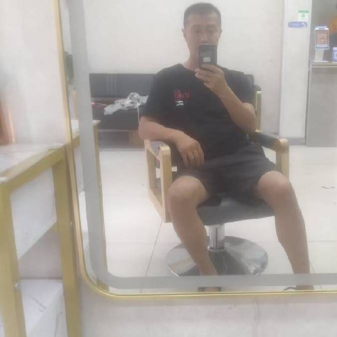 闫杰的第一张照片--常德相亲服务中心