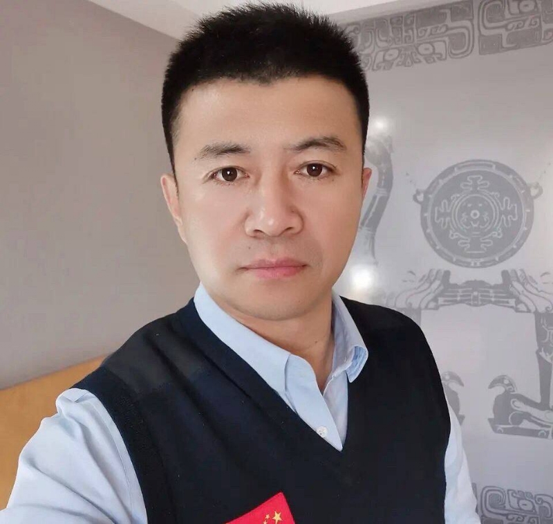 生在红旗下的第一张照片--常德相亲服务中心