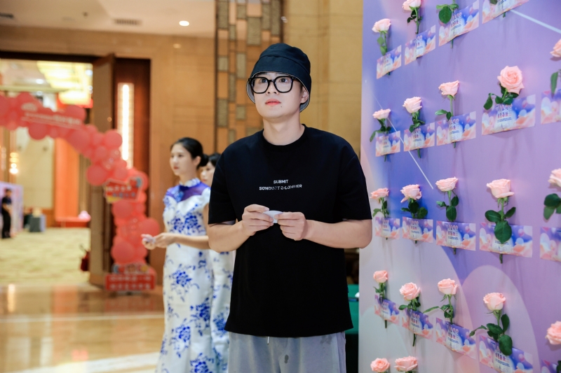 被驯服的象的第一张照片--常德相亲服务中心
