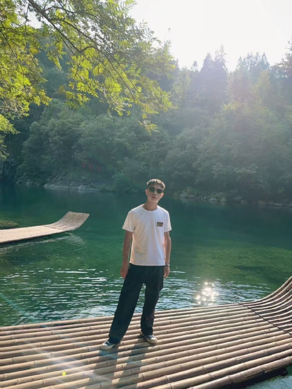 林言的第三张照片--常德相亲服务中心