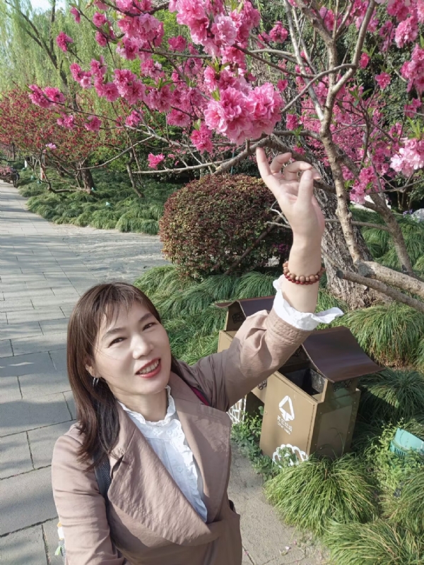 丽娜的第四张照片--常德相亲服务中心